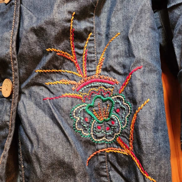 City Blues By Koret Embroidered Denim Shirt, Size M - Picture 3 of 7